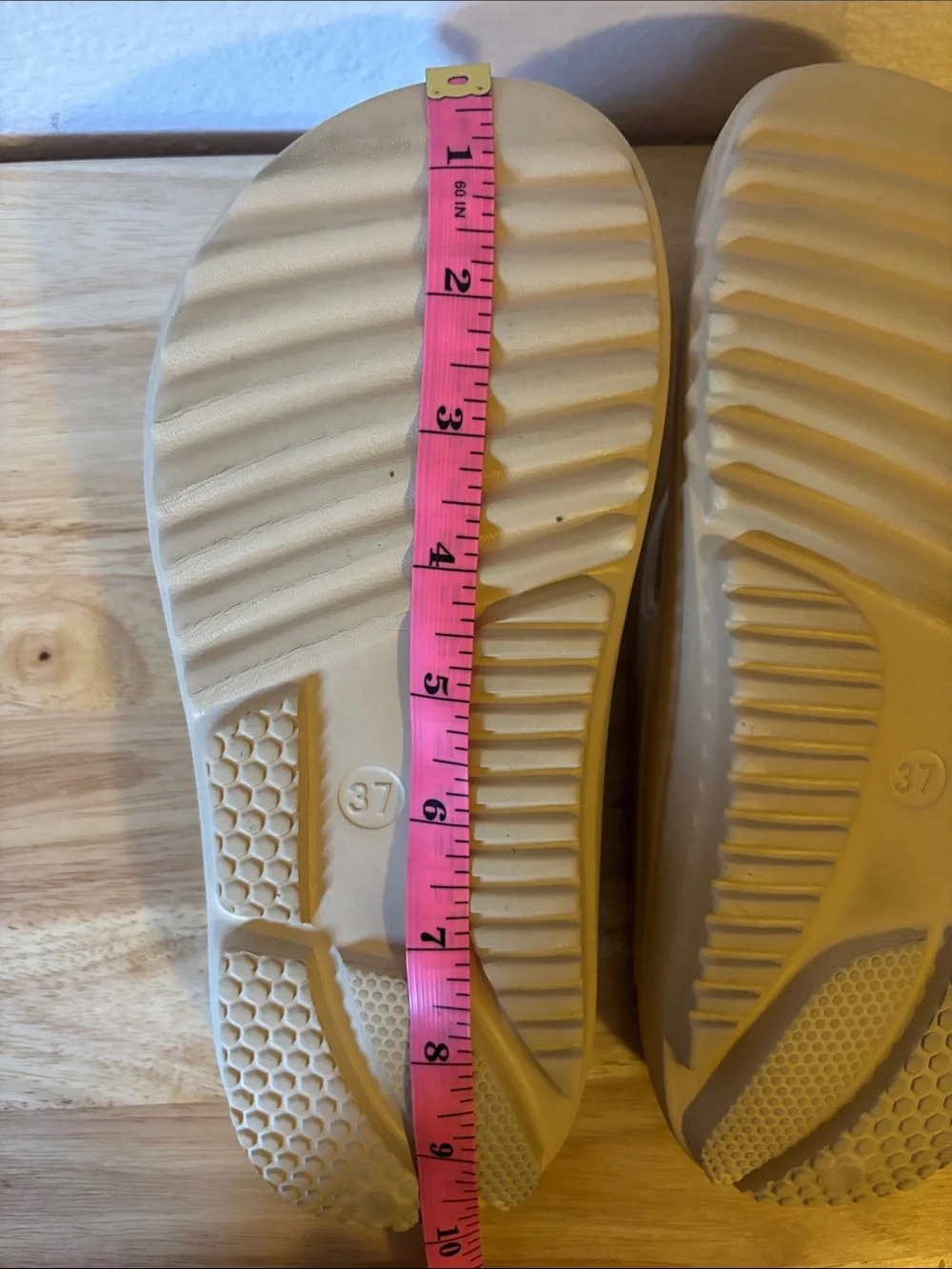 Women's Comfort Beige Flip Flop Sandals, size 6.5